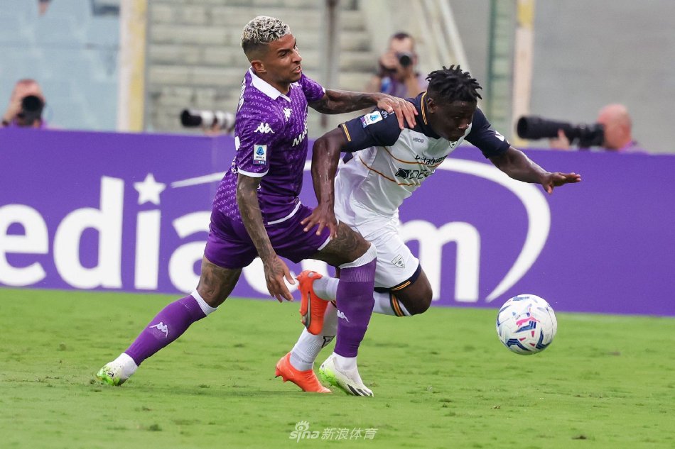 在一场充满 在一场充满